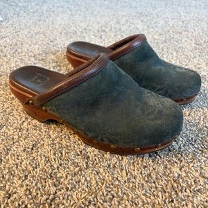 Frye Clara Campus Clog Green Suede Wooden Heel Boho Vintage Chunky Shoes 6M